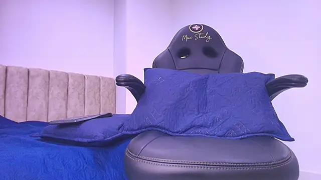 arl chloee online show from 01-08-26, 03:09