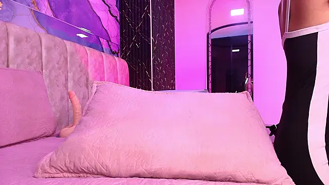 Snapshot of arl_chloee chatting on 03-20-26, 03:11 arl chloee online show from 03-20-26, 03:11