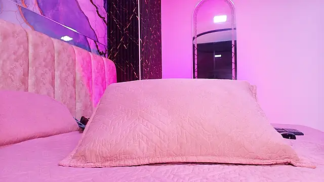 Snapshot of arl_chloee chatting on 03-23-26, 03:10 arl chloee online show from 03-23-26, 03:10