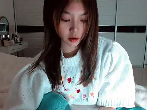 -Lucky Girl online show from 12-14-24, 01:16