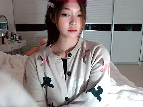 -Lucky Girl online show from 12-15-24, 02:59