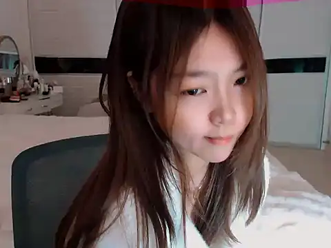-Lucky Girl online show from 12-17-24, 03:17