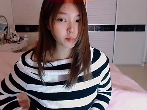 -Lucky Girl online show from 12-18-24, 04:42