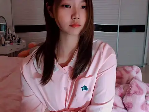 -Lucky Girl online show from 12-20-24, 02:30