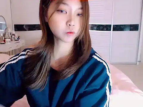 -Lucky Girl online show from 12-21-24, 05:03