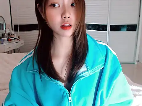-Lucky Girl online show from 12-26-24, 05:37