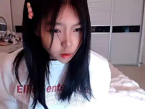 -Lucky Girl online show from 12-28-24, 03:37