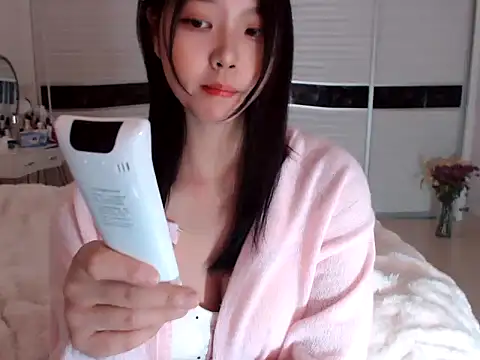 -Lucky Girl online show from 12-30-24, 06:20