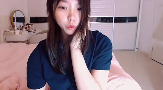 -Lucky Girl online show from 03-15-25, 04:35