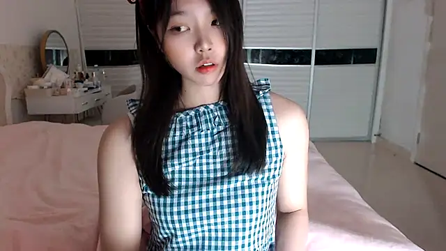 -Lucky Girl online show from 03-19-25, 12:12