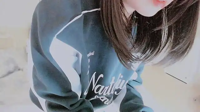 Snapshot of -Lucky_Girl chatting on 10-11-25, 02:15 -Lucky Girl online show from 10-11-25, 02:15