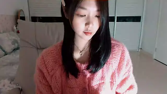 Snapshot of -Lucky_Girl chatting on 10-13-25, 02:17 -Lucky Girl online show from 10-13-25, 02:17