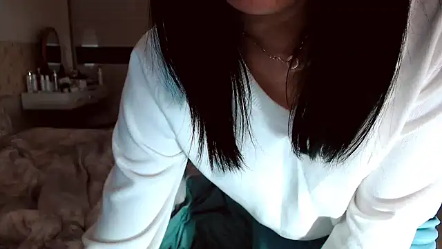 Snapshot of -Lucky_Girl chatting on 10-23-25, 12:32 -Lucky Girl online show from 10-23-25, 12:32