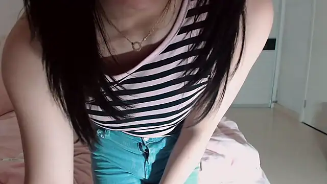 Snapshot of -Lucky_Girl chatting on 10-26-25, 02:34 -Lucky Girl online show from 10-26-25, 02:34