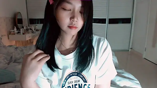 Snapshot of -Lucky_Girl chatting on 11-01-25, 01:35 -Lucky Girl online show from 11-01-25, 01:35