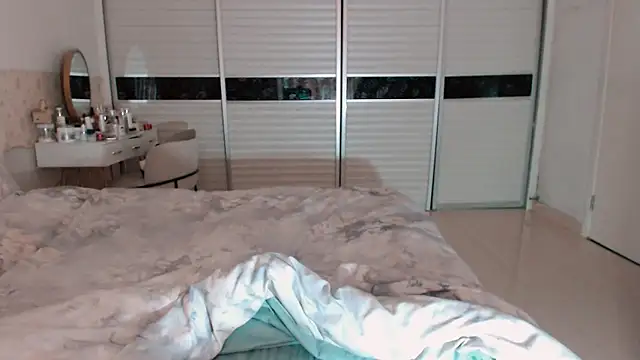 Snapshot of -Lucky_Girl chatting on 11-08-25, 02:01 -Lucky Girl online show from 11-08-25, 02:01