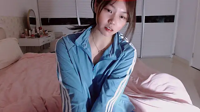 -Lucky Girl online show from 05-04-26, 02:35