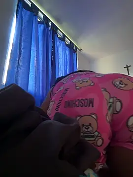 emmyjhonson07 online show from 10-16-25, 01:12