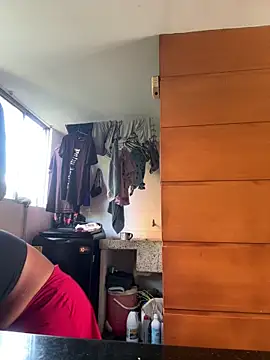 emmyjhonson07 online show from 12-17-25, 01:39