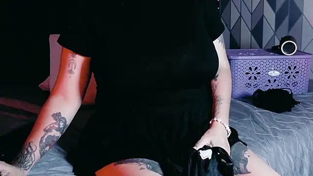 shybutdirtygirrll online show from 10-09-25, 07:23