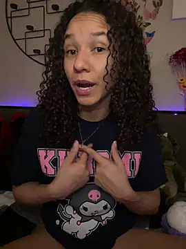 Snapshot of _Neeka_ chatting on 12-11-24, 04:07 Neeka online show from 12-11-24, 04:07