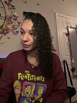 Snapshot of _Neeka_ chatting on 12-21-24, 01:10 Neeka online show from 12-21-24, 01:10