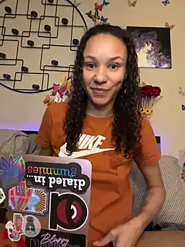 Snapshot of _Neeka_ chatting on 01-15-25, 11:21 Neeka online show from 01-15-25, 11:21