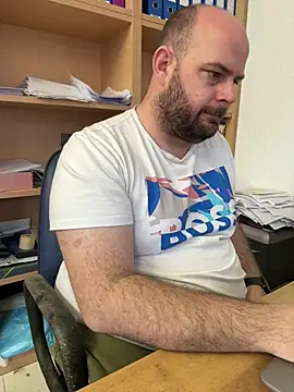 bearlover992 online show from 01-10-25, 10:50
