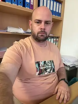 bearlover992 online show from 02-26-25, 09:10