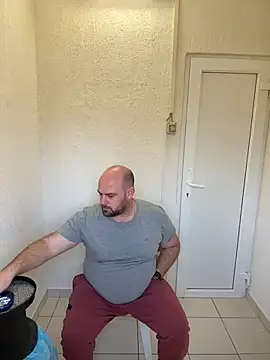 bearlover992 online show from 02-28-25, 09:15