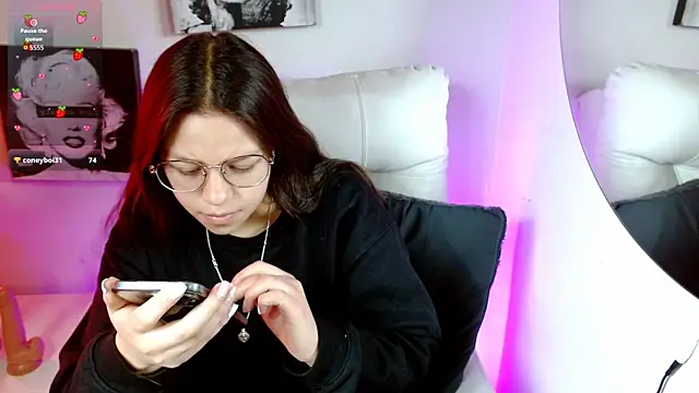 Snapshot of SamanthaRoldaan chatting on 10-09-25, 02:59 SamanthaRoldaan online show from 10-09-25, 02:59