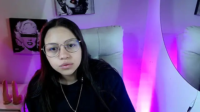 Snapshot of SamanthaRoldaan chatting on 10-13-25, 02:06 SamanthaRoldaan online show from 10-13-25, 02:06