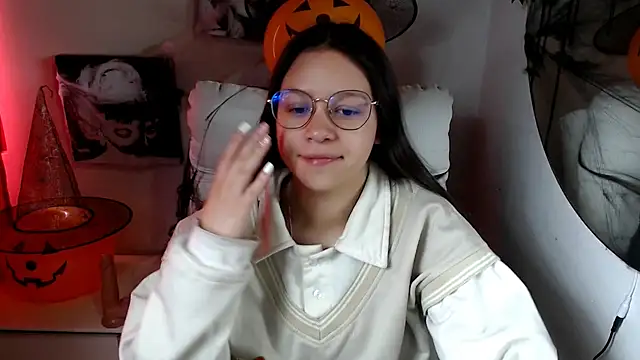 Snapshot of SamanthaRoldaan chatting on 10-18-25, 02:18 SamanthaRoldaan online show from 10-18-25, 02:18