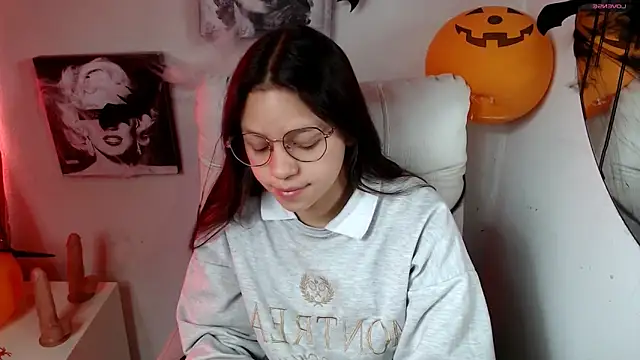 Snapshot of SamanthaRoldaan chatting on 10-28-25, 02:31 SamanthaRoldaan online show from 10-28-25, 02:31