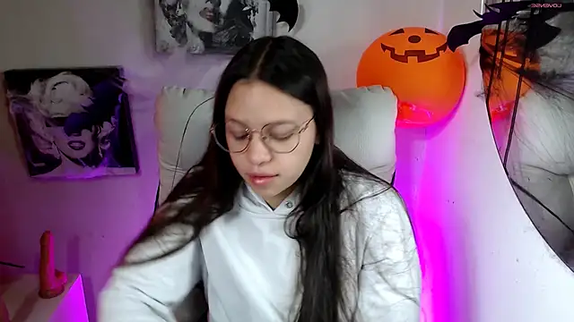 Snapshot of SamanthaRoldaan chatting on 10-29-25, 02:52 SamanthaRoldaan online show from 10-29-25, 02:52