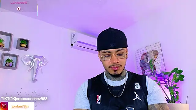 JordanSmiith  online show from 04-30-26, 08:37