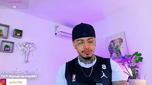 JordanSmiith  online show from 04-30-26, 08:57
