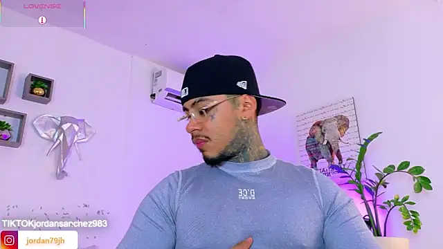 JordanSmiith  online show from 05-06-26, 08:58