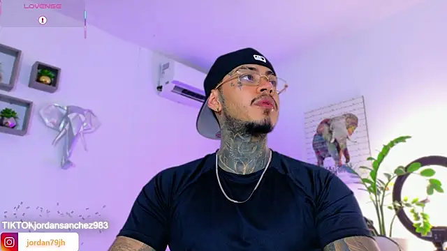 JordanSmiith  online show from 05-08-26, 08:58