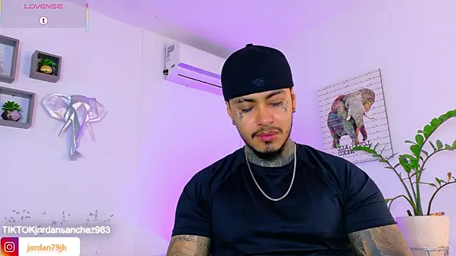 JordanSmiith  online show from 06-09-26, 09:15