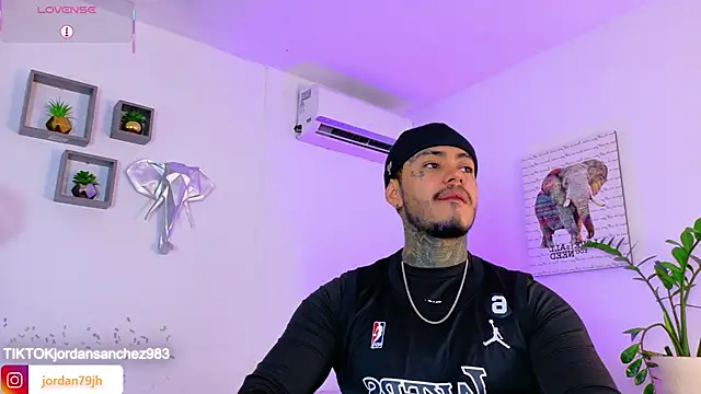 JordanSmiith  online show from 06-17-26, 09:38
