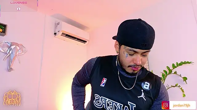 JordanSmiith  online show from 06-26-26, 09:52