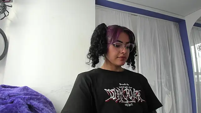 witchviolet online show from 03-17-25, 09:34