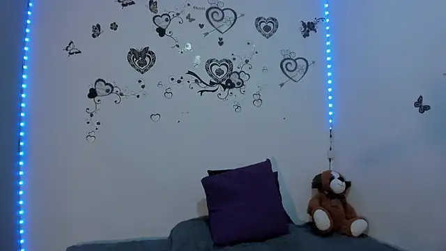 Linisprincehot69 online show from 03-19-26, 04:33