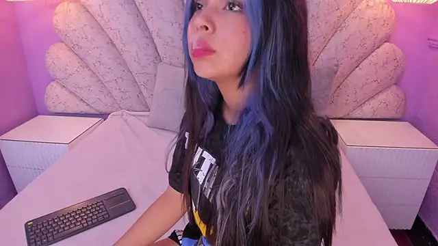 chloe watson  online show from 12-26-24, 11:13