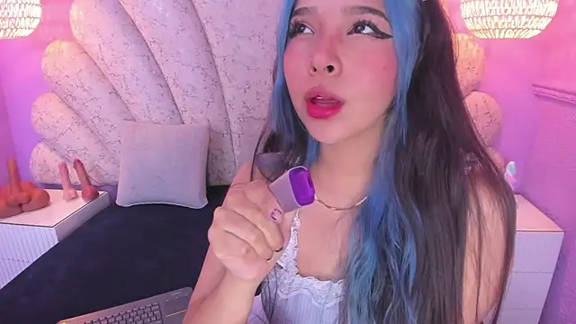 chloe watson  online show from 01-12-25, 10:43