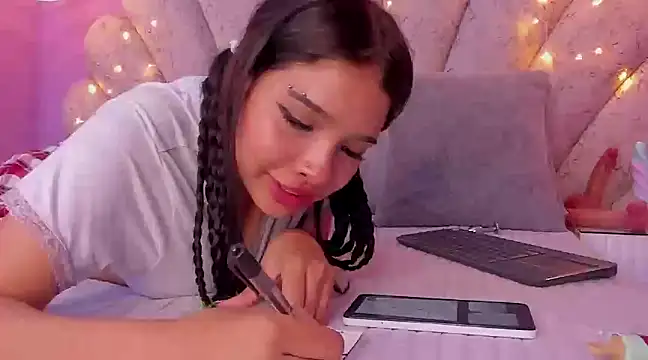 chloe watson  online show from 03-05-25, 02:25