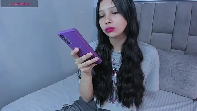 chloe watson  online show from 10-16-25, 04:41