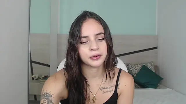 heidy hoiss online show from 12-21-24, 08:32