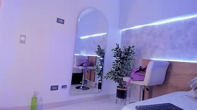 Snapshot of tatijara chatting on 02-04-25, 03:33 tatijara online show from 02-04-25, 03:33